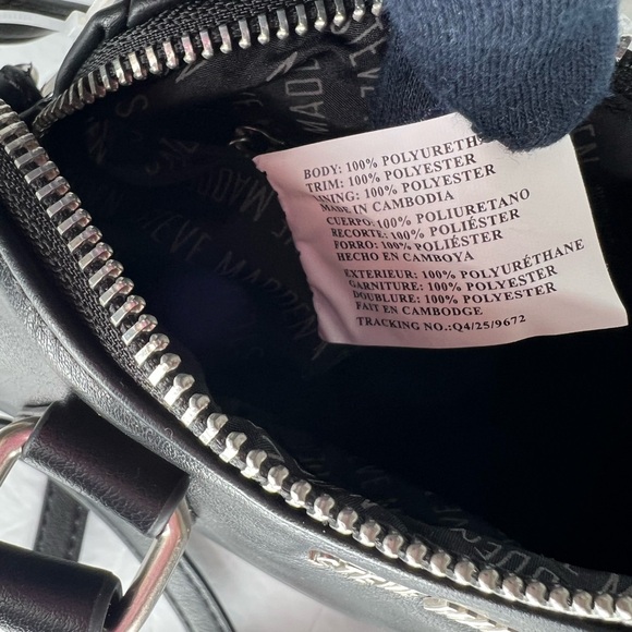 Steve Madden BFABLE Crossbody Bag - Picture 17 of 17